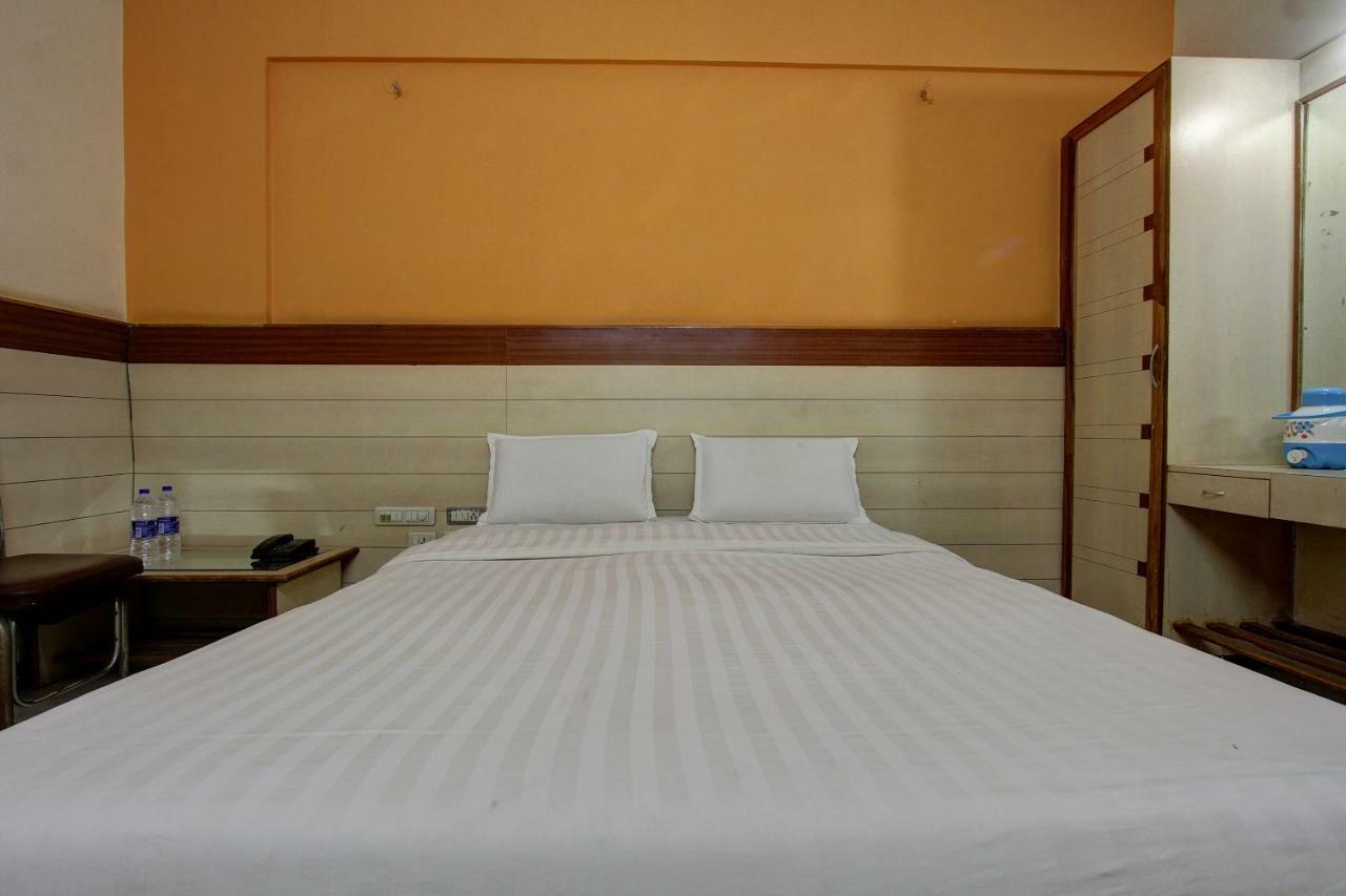 Hotel Rajsangam International Bádámi Kültér fotó