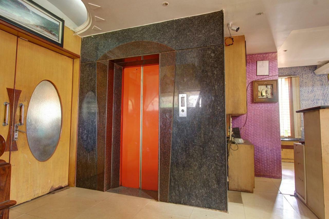 Hotel Rajsangam International Bádámi Kültér fotó