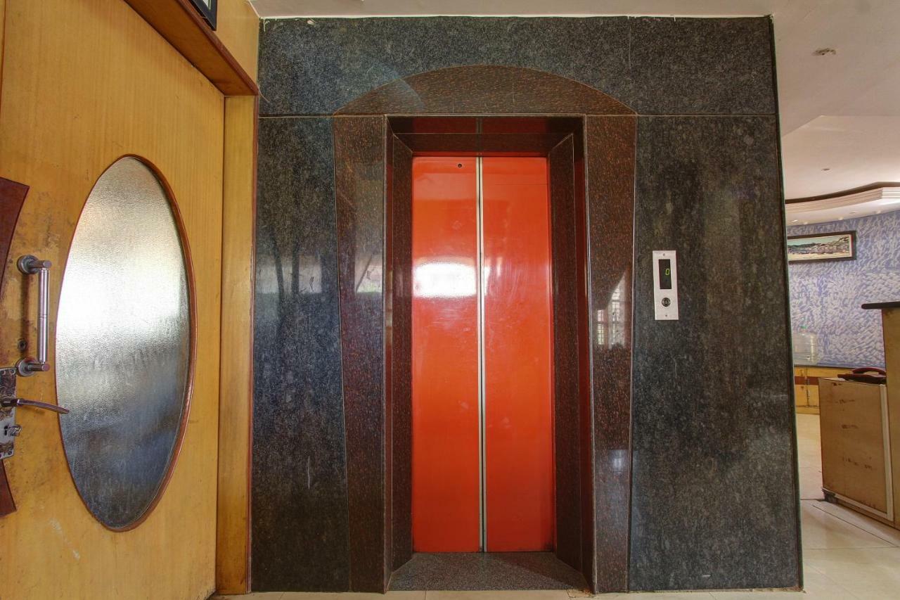 Hotel Rajsangam International Bádámi Kültér fotó